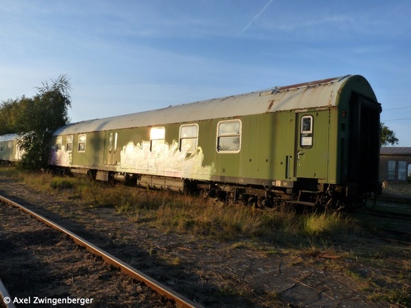 Salon-Maschinengepäckwagen 61 80 92-80 203-1. 